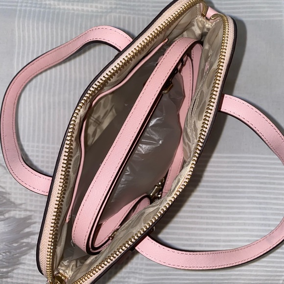 Kate spade baby pink purse - Picture 3 of 4